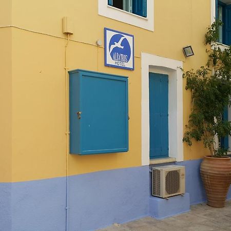 Albatros Hotel Simi Exterior foto
