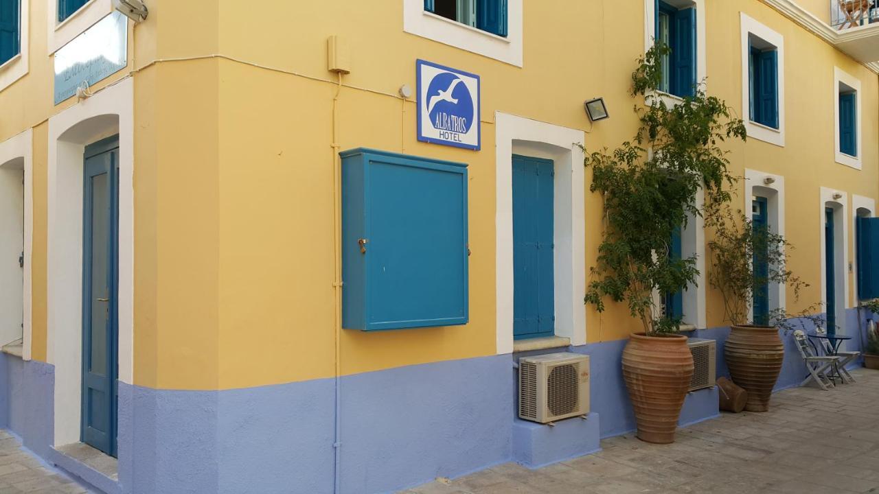 Albatros Hotel Simi Exterior foto